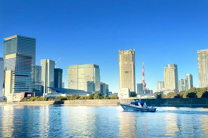 隅田川で働く船・水上警察の巡視船　児玉絵美